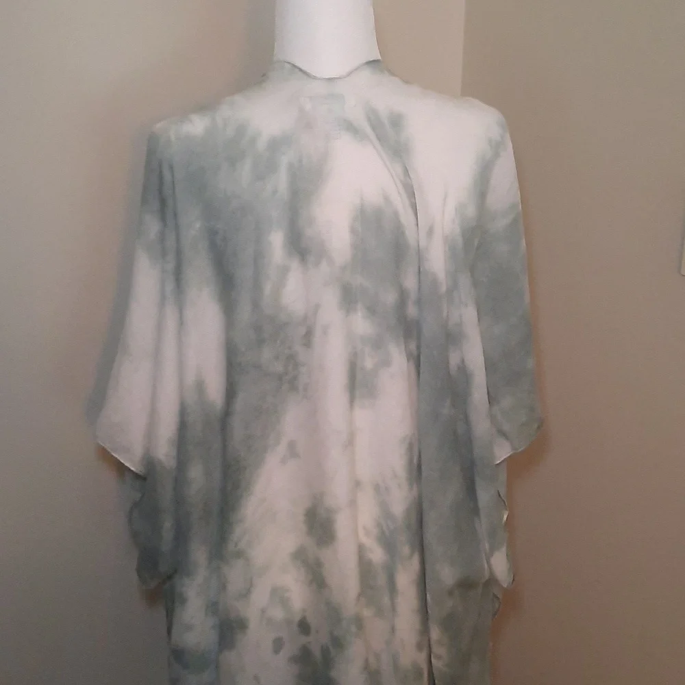 HOST PICK! Grace & Lace Sage Green Tie-Dyed Convertible Kimono/Scarf